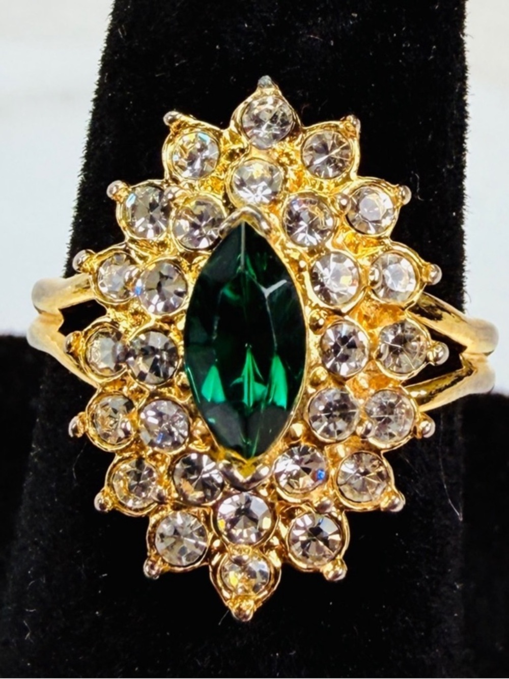 Beautiful aged goldtone vintage green & clear bling statement ring 5 1/4